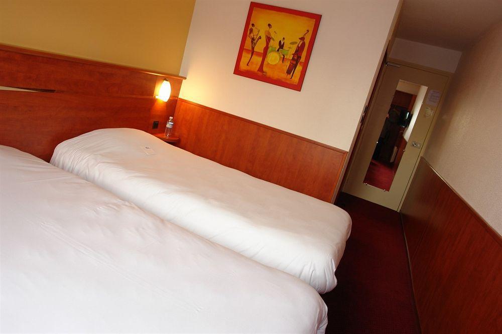 Brit Hotel Rennes Cesson Εξωτερικό φωτογραφία